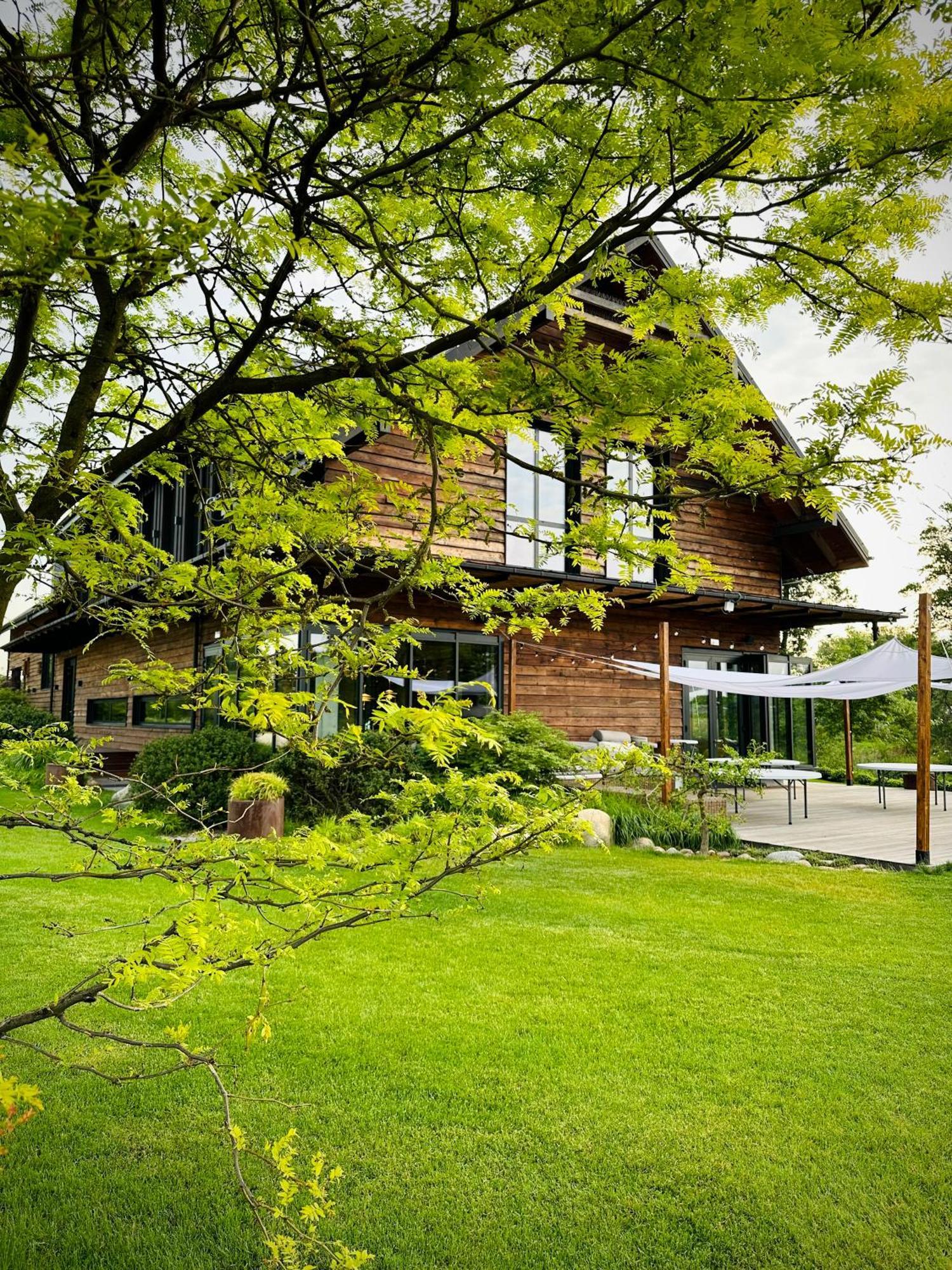 Karma House Goscienczyce Bed & Breakfast Grojec  Exterior photo